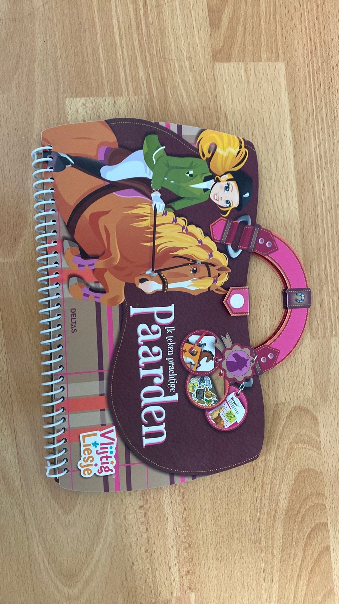 Ik teken prachtige paarden - kleur/tekenboek, Ophalen of Verzenden, Zo goed als nieuw, Papier, Schets- of Tekenboek