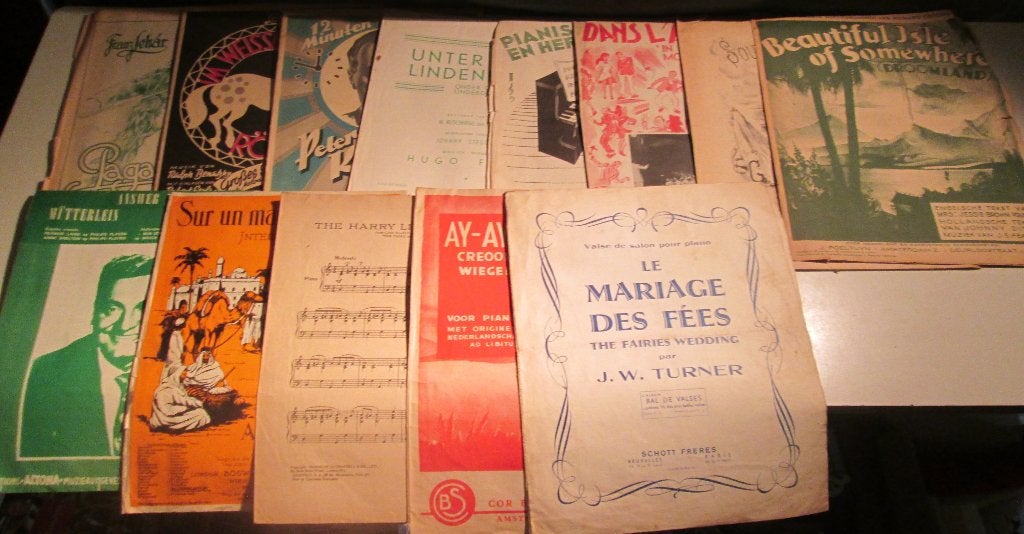 13 anciennes partitions/Partitions musicales, Musique & Instruments, Partitions, Enlèvement ou Envoi, Comme neuf