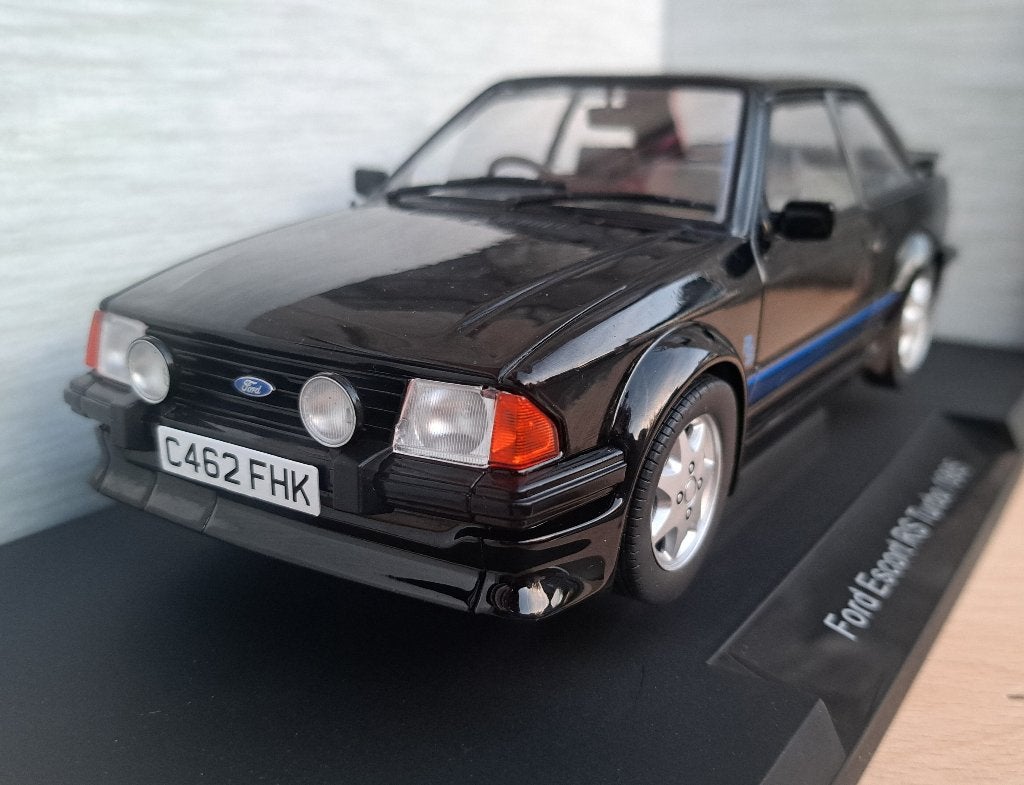 Ford escort RS Turbo 1/18éme, Hobby en Vrije tijd, Overige merken, MCG, Auto, Nieuw