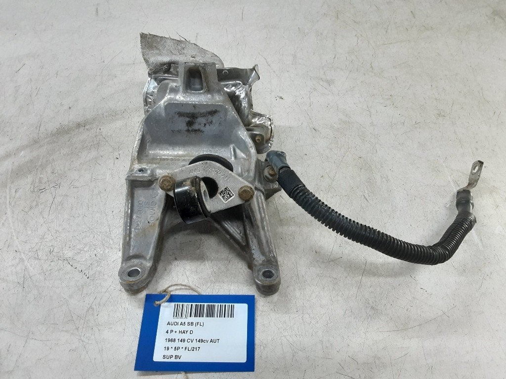 SUPPORT BOITE DE VITESSES Audi A5 Sportback (F5A / F5F), Mevr. I. Hauben, Audi, Utilisé, Rue de l'Espoir 34 34
4030  GRIVEGNÉE, BE
