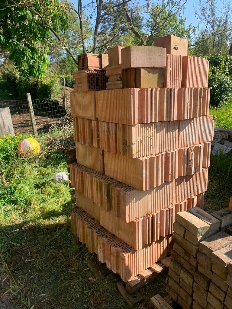 GRATIS Rode steen voor binnenmuur, Ophalen, Zo goed als nieuw, Bakstenen