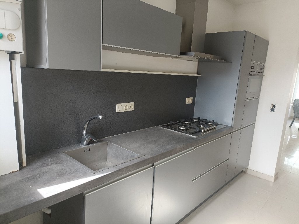 Keuken met toestellen, Ophalen, Enkelwandige keuken, Zo goed als nieuw, Hout