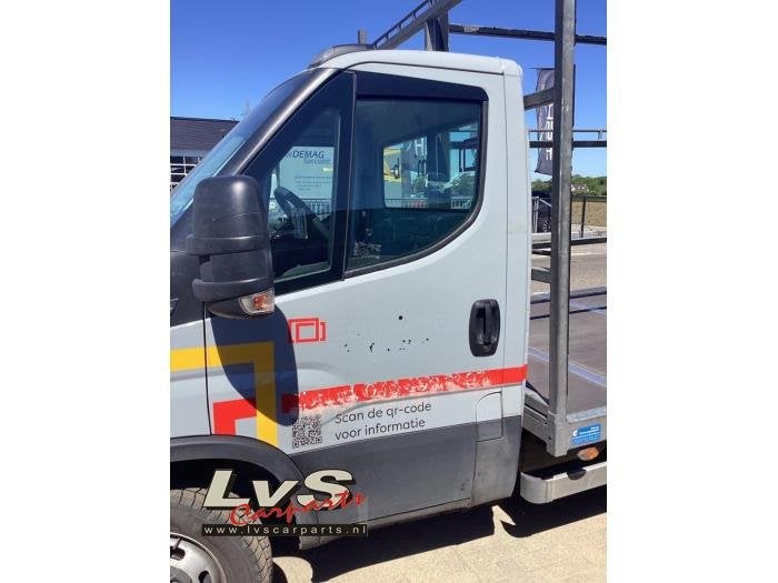 Portière 2portes gauche d'un Iveco New Daily (52221), -, 3 mois de garantie, Utilisé, Porte