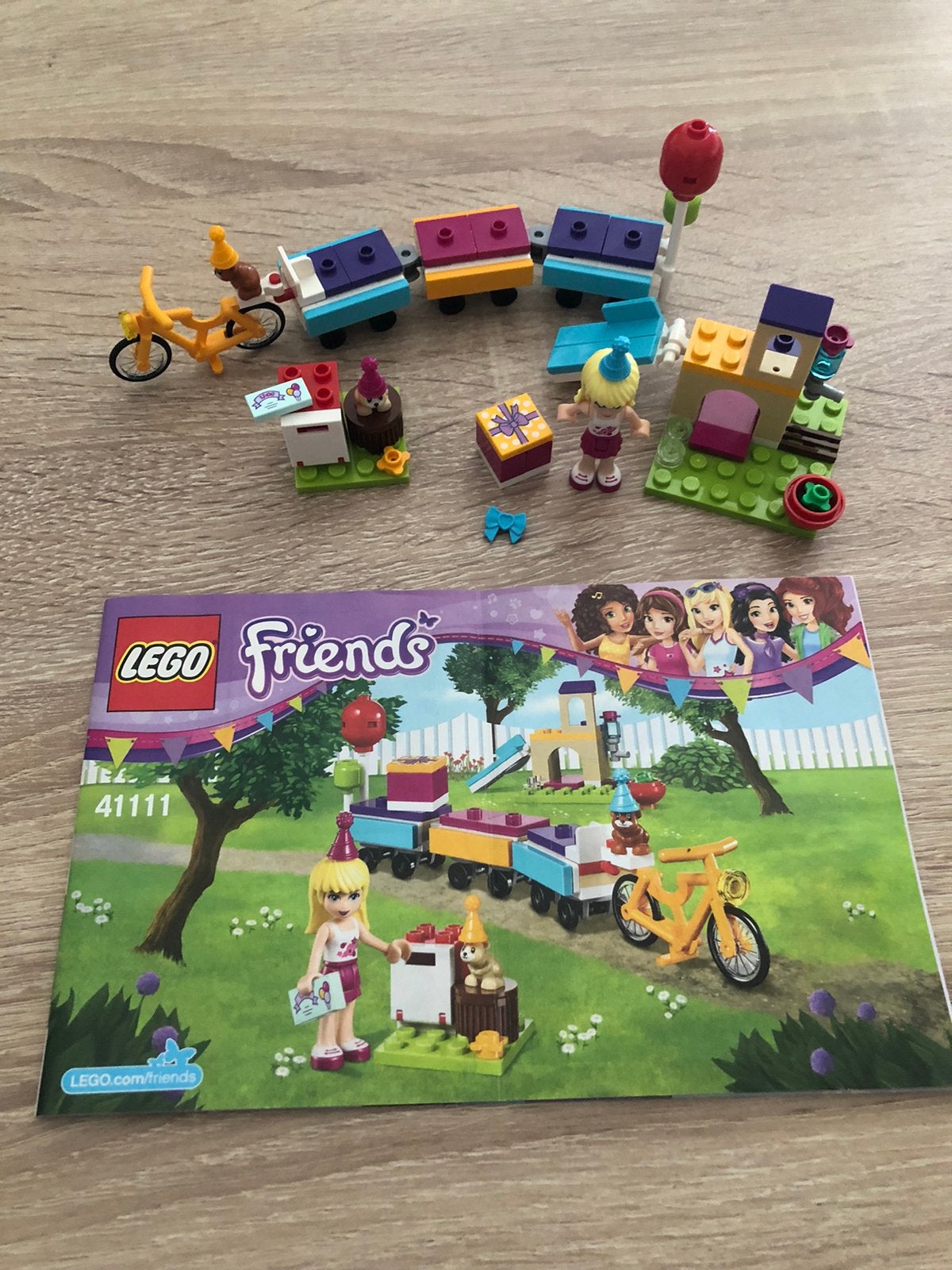 Lego Friends, 41111, feesttrein, Kinderen en Baby's, Speelgoed | Duplo en Lego, Ophalen of Verzenden, Zo goed als nieuw, Lego