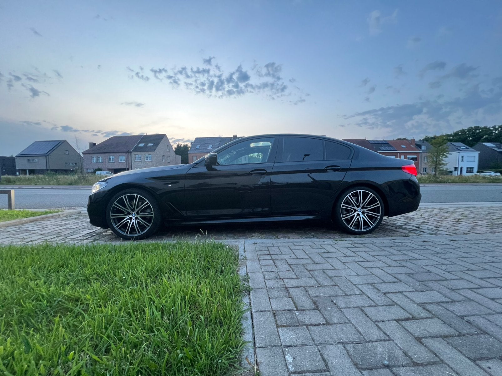Pack de 520 M, Autos, BMW, Euro 6, Entretenue par le concessionnaire, Noir, 5 portes