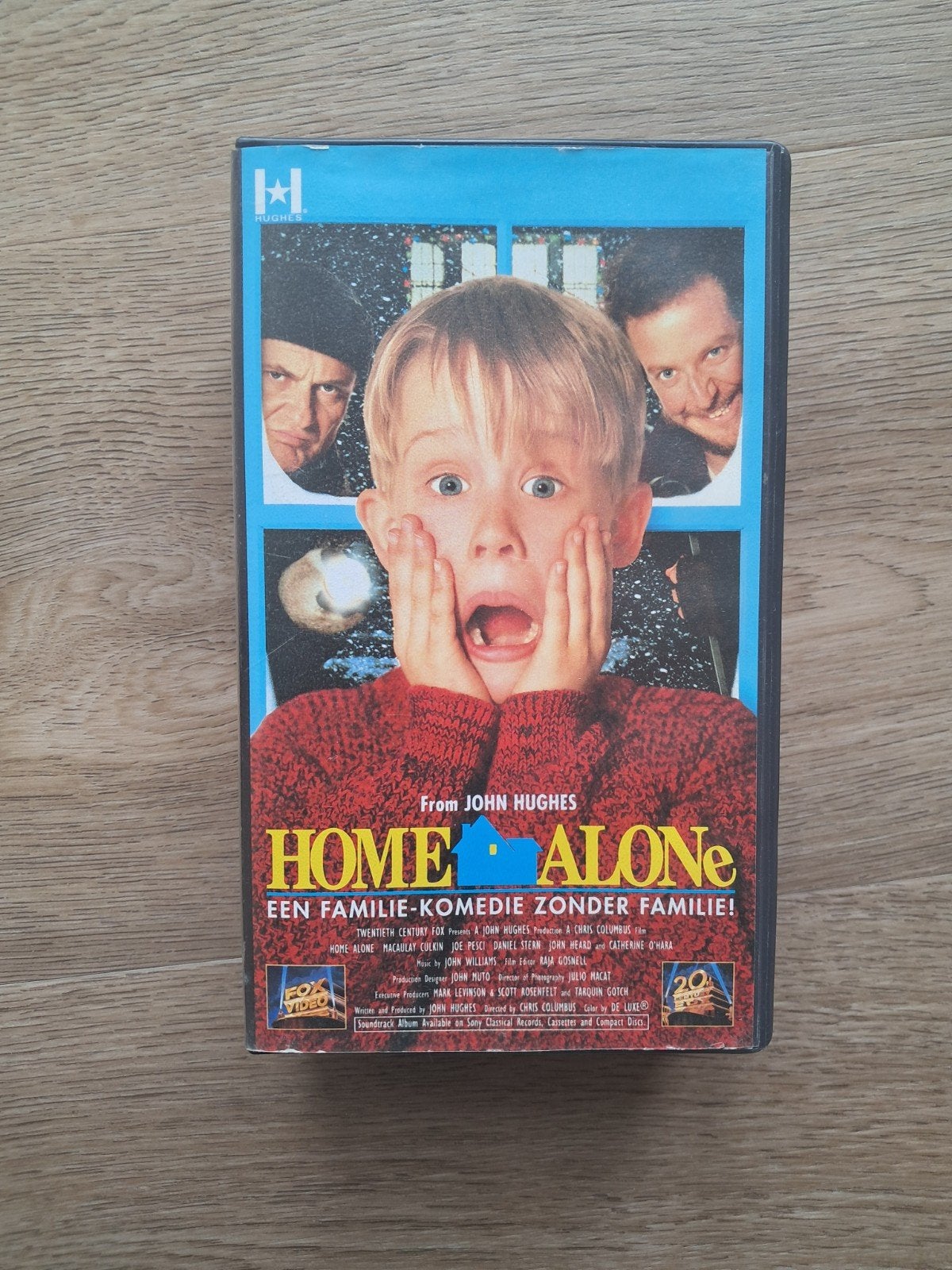 Vhs Home alone 1 en 2 BOX, Cd's en Dvd's, Ophalen of Verzenden