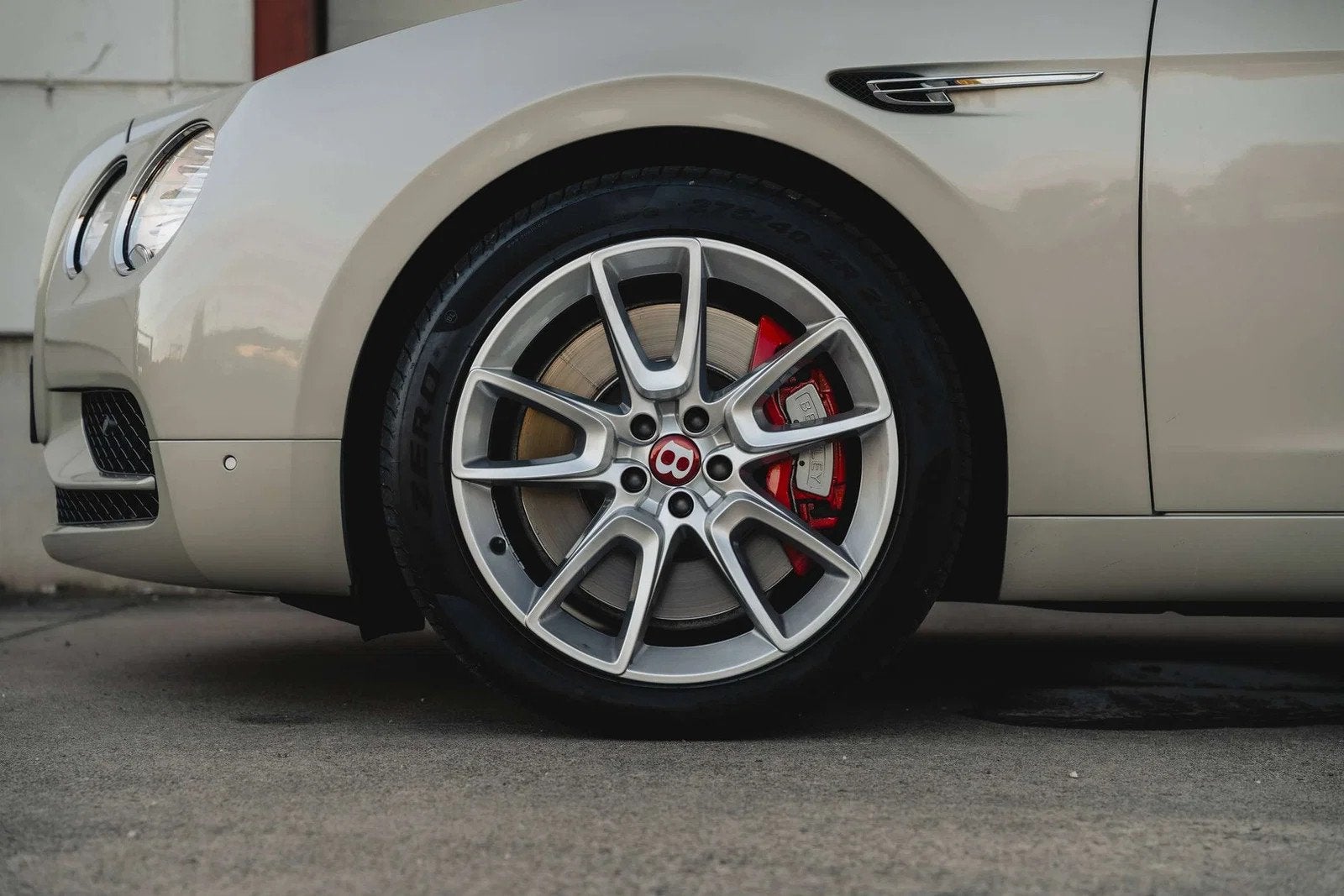 Bentley Flying Spur 4.0 V8 S - Mulliner Spec. - Bentley Hist, Auto's, Automaat, 4 deurs, Gebruikt, Bluetooth