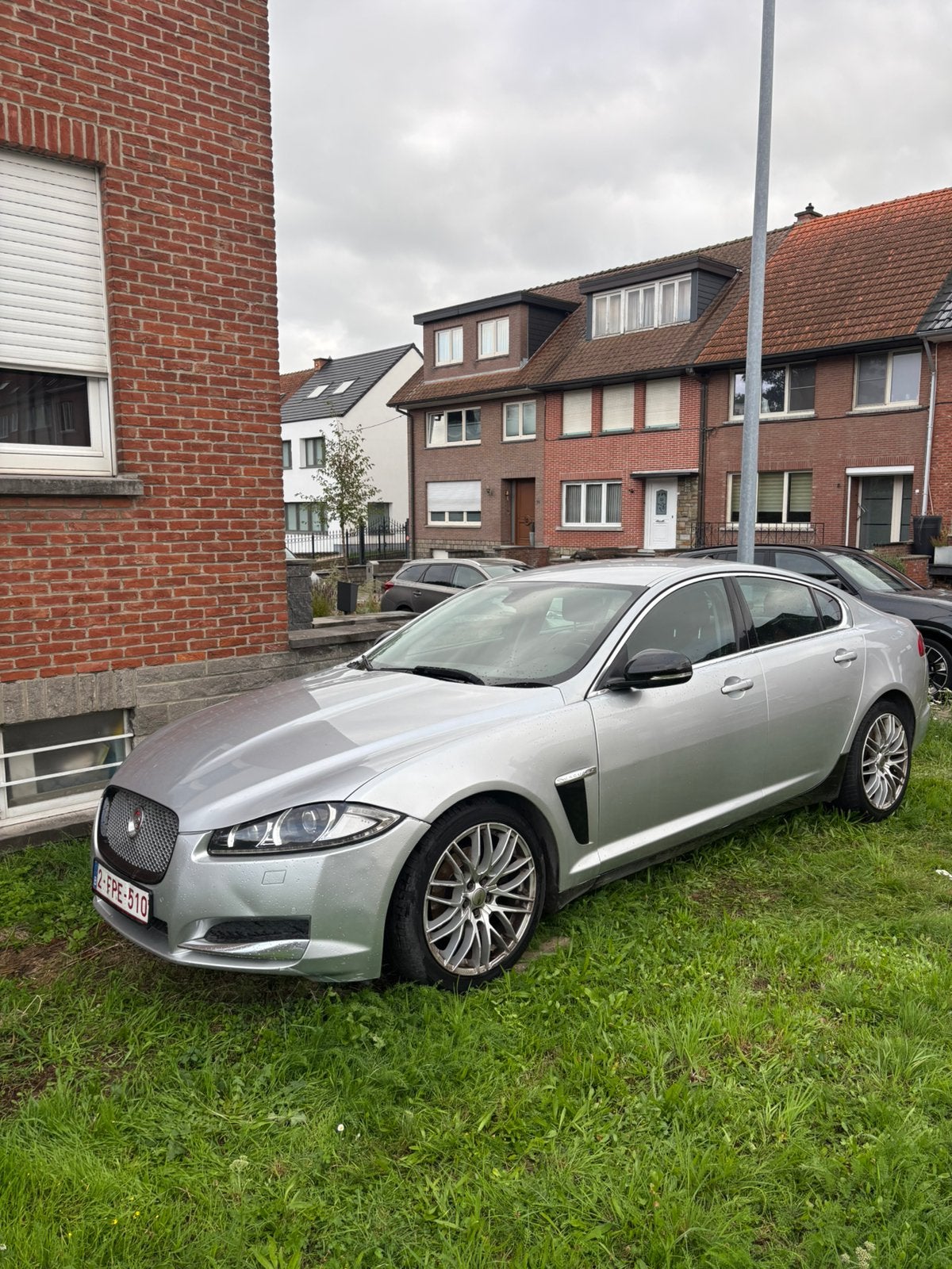 Jaguar XF 2014 Automaat 2,2L Diesel 217000km Euro5b, Autos, Cuir, Achat, Carnet d'entretien, Noir