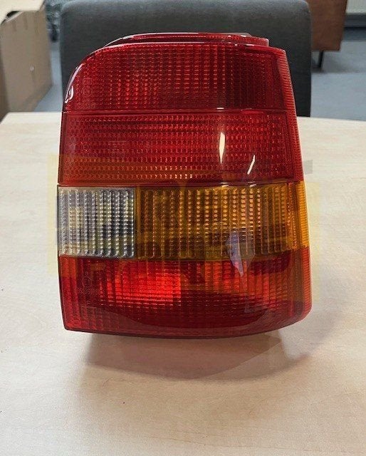 Ford Fiesta (4/89-10/96) achterlicht Rechts OES! FK2105R Old, Neuf, -, Ford, -