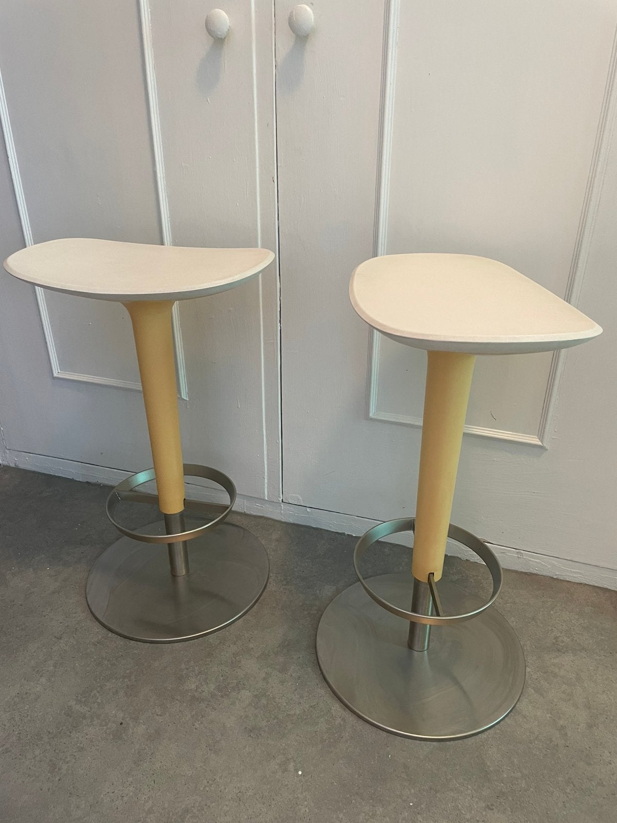 Arper merk krukken/stoelen, Enlèvement, Comme neuf