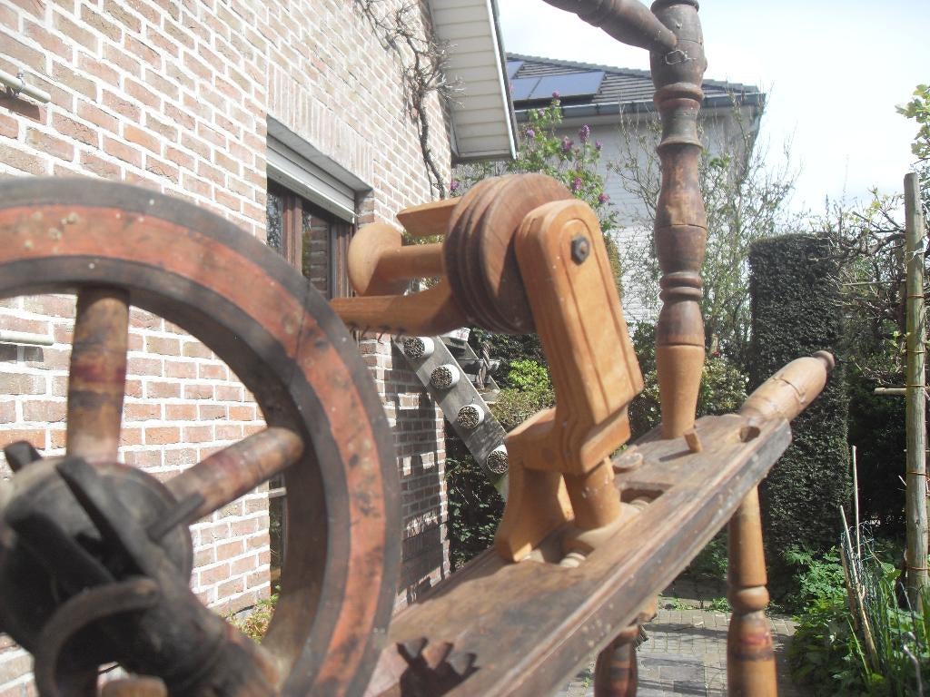 Oud spinnenwiel, Antiek en Kunst, Ophalen