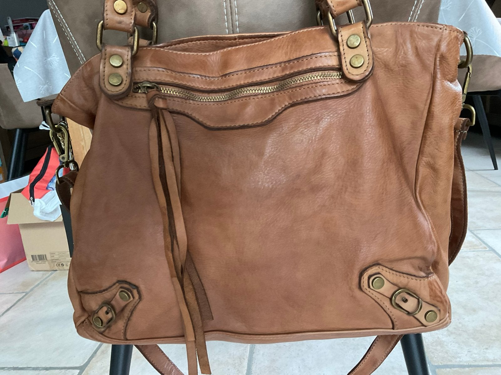 Schoudertas Mia Tomazzi, Bijoux, Sacs & Beauté, Sacs | Sacs Femme, Enlèvement ou Envoi, Neuf