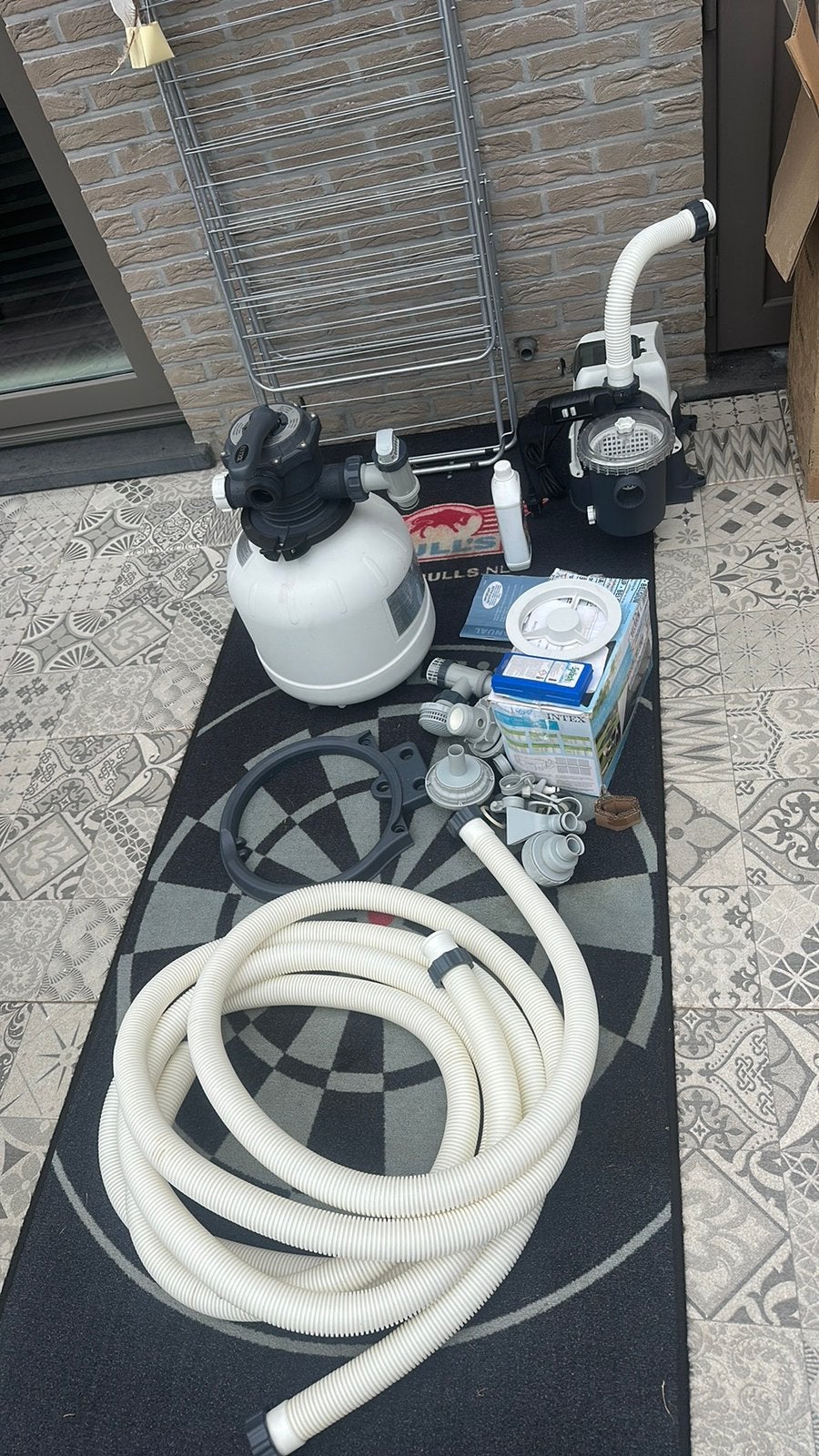 Intex zandfilter met vele toebehoren en nieuw in doos solar, Ophalen, Zo goed als nieuw