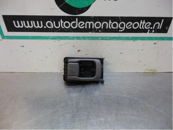 Poignée portière 2portes gauche d'un Nissan Micra (Micra 1, Autos : Pièces & Accessoires, -, Utilisé, -, Nissan