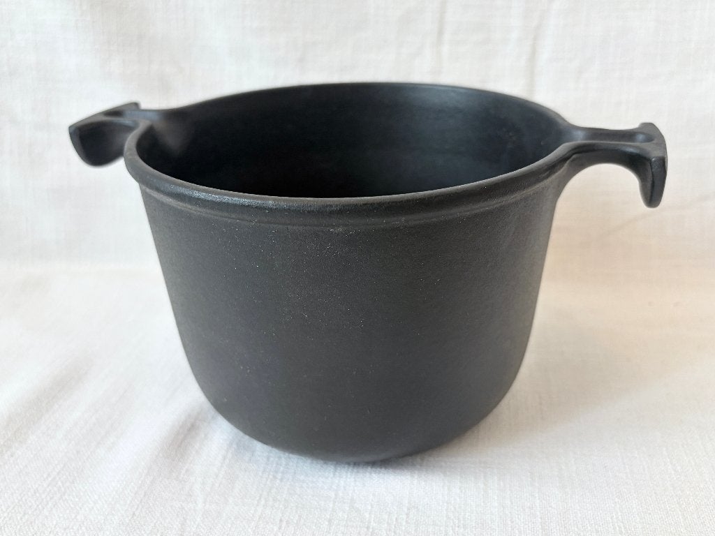 Le Creuset - Enzo Mari - Poêle à fondue, Maison & Meubles, Cuisine | Casseroles & Poêles, Comme neuf, Cocotte, Fonte, Le Creuset