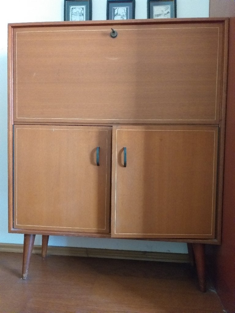 Buffet en bois brun foncé, Maison & Meubles, Armoires | Buffets, Avec tablette(s), Wadderinxveen, Verre, Enlèvement