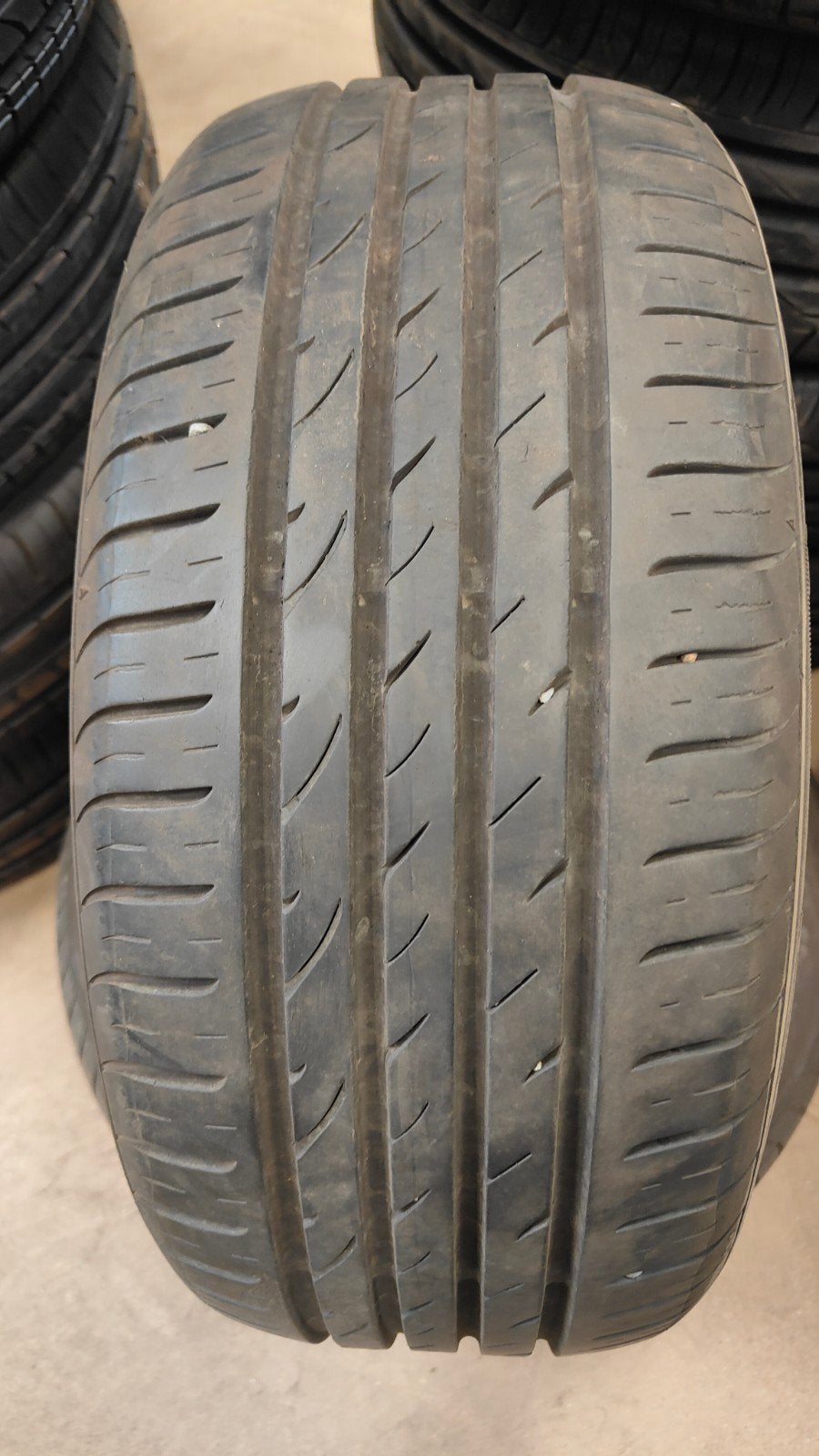 205/50r15 nexen 40€ l'unité avec montage