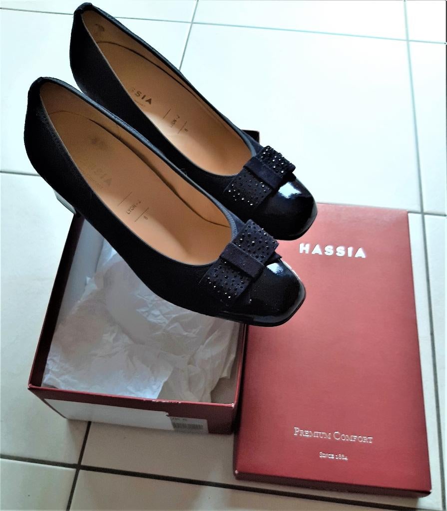 Te koop: Mooie blauwe lakéschoenen van "Hassia", 39., "Hassia", Pumps, Blauw, Ophalen of Verzenden