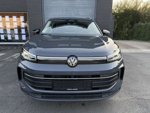 Vw Tiguan 1.5 Benzine DSG Leder Trekhaak AdapCruise 360Cam, Dealer onderhouden, Verwarmde buitenspiegels, Leder en Stof, 5 zetels