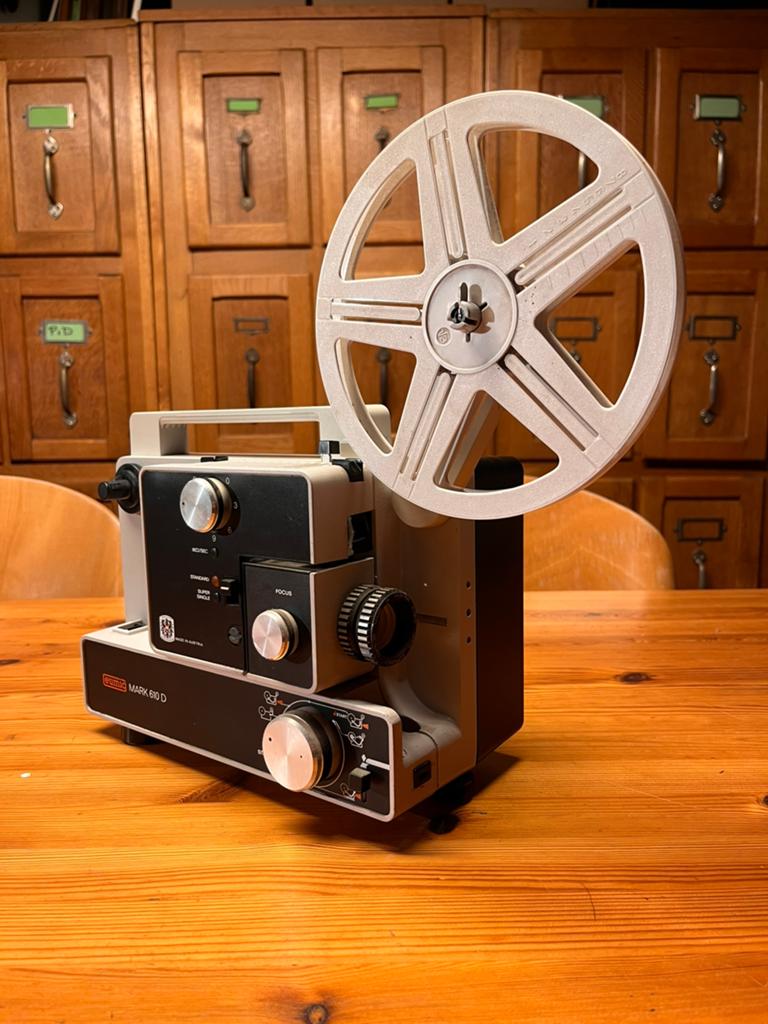 Eumig Mark 610D projector, Verzamelen, Foto-apparatuur en Filmapparatuur, Ophalen, 1960 tot 1980, Projector