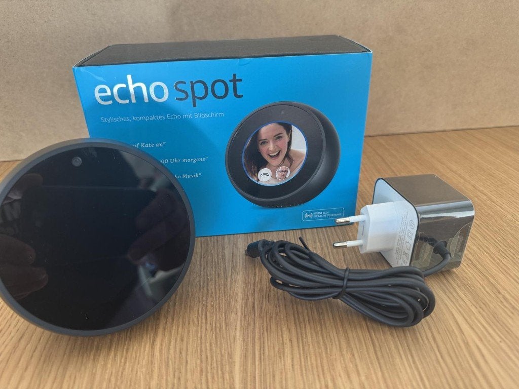 Amazon Echo Spot noir – Alexa, écran et boîte, Autres marques, Câbles inclus, Enlèvement, Utilisé