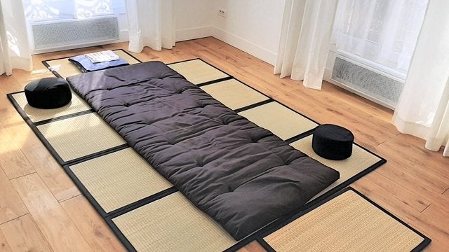Massage relaxant sur futon, Services & Professionnels, Bien-être | Masseurs & Salons de massage, Massage relaxant