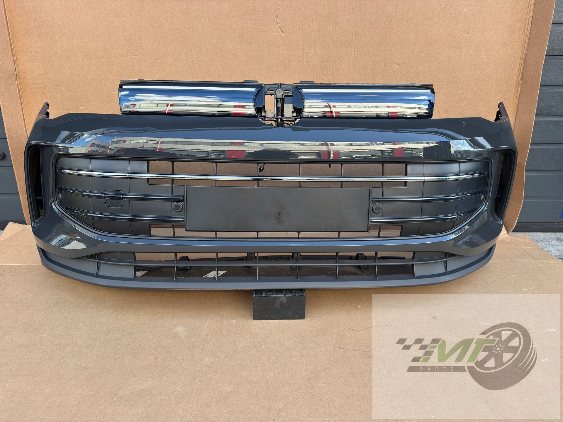 VW Tiguan CT1 voorbumper 571807221D LI7F Urano Grey, - kundenbetreuung@volkswagen.de, Gebruikt, Herkomst onderdeel bekend, Ophalen of Verzenden