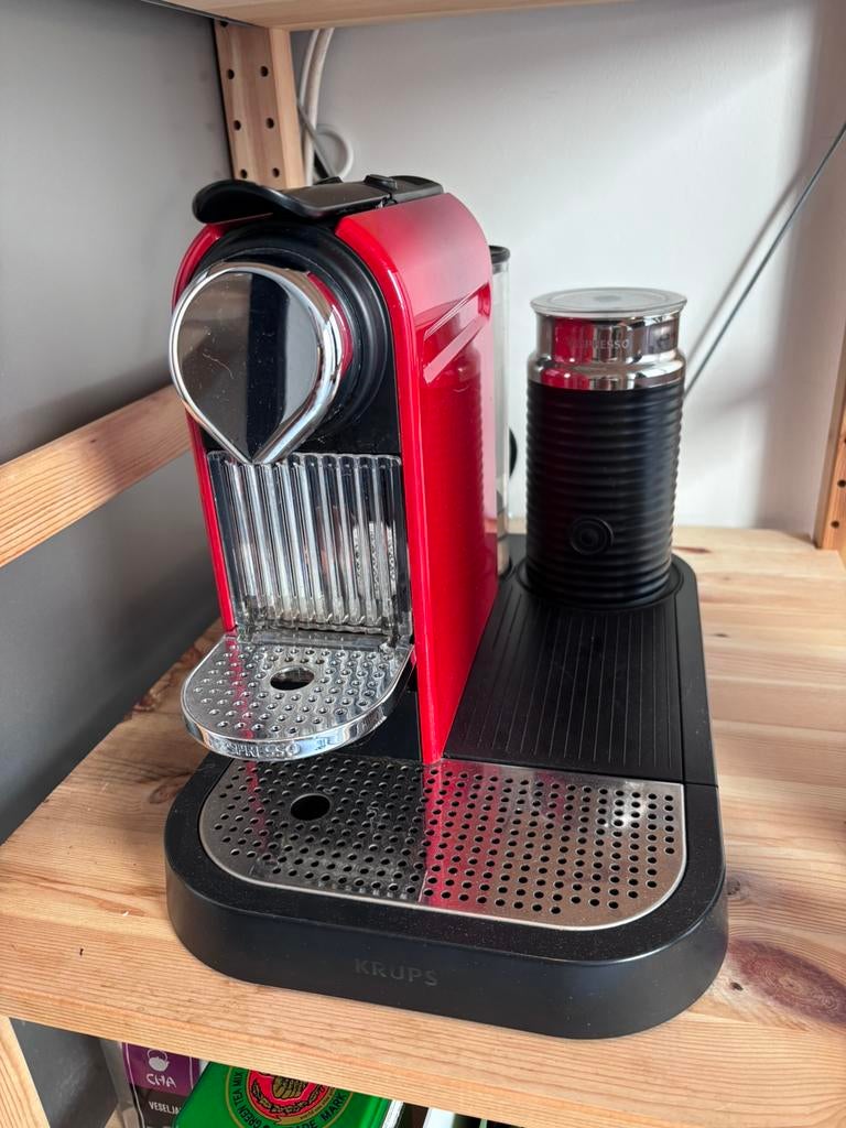 Nespresso koffiezetapparaat, Elektronische apparatuur, Koffiezetapparaten, Ophalen, Koffiemachine, Zo goed als nieuw, Koffiepads en cups