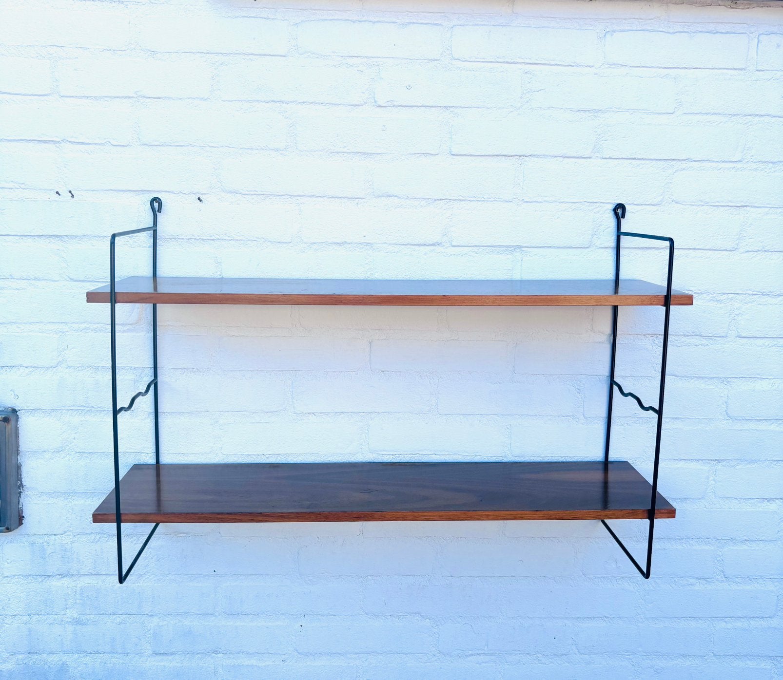 Vintage Mid-Century Modern Wandrek – String rek van teak, Huis en Inrichting, Ophalen, Zo goed als nieuw