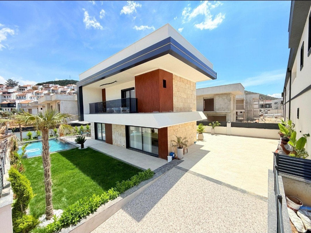 VILLA DE LUXE À VENDRE À KUŞADASI | 6+1

 À seulement 3, 6 pièces, Maison d'habitation, 500 m², Kuşadası