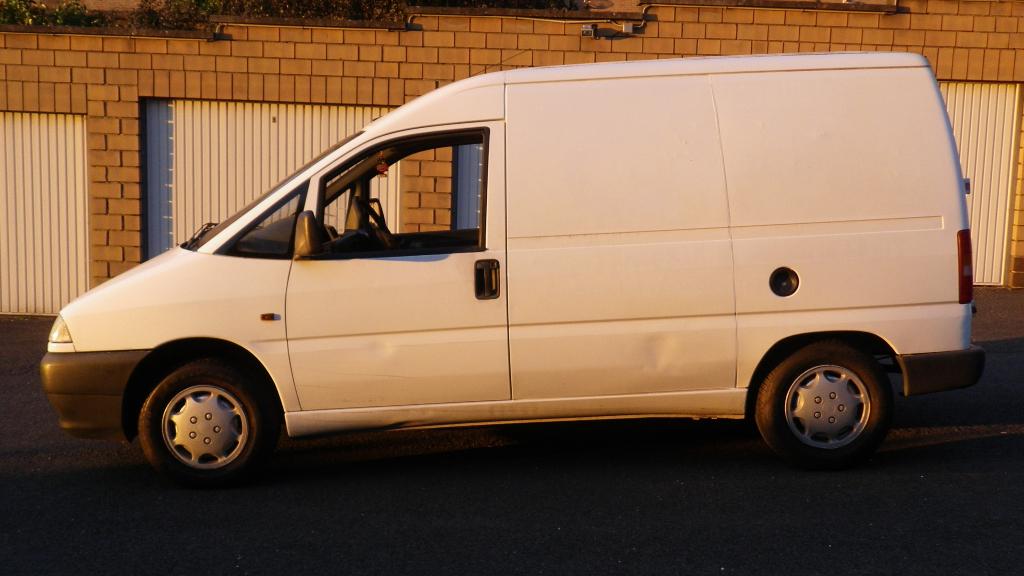 Peugeot Expert 1.9 D, Autos, Camionnettes & Utilitaires, Particulier, Attache-remorque, Peugeot, Diesel, Euro 2, 4 portes, Boîte manuelle