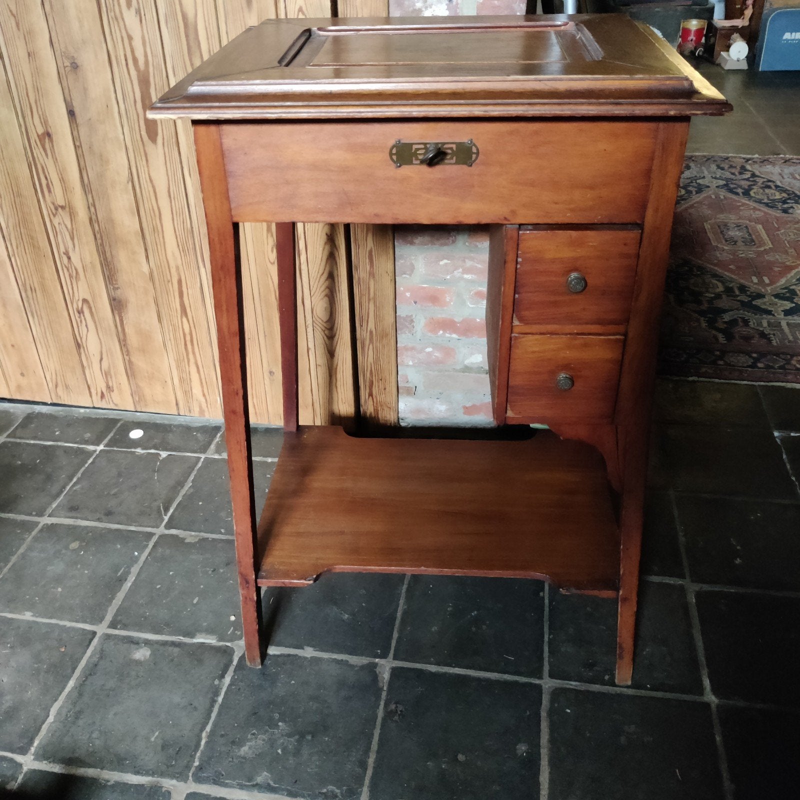 Mooie kleine kaptafel met opbergruimte en spiegel, Enlèvement