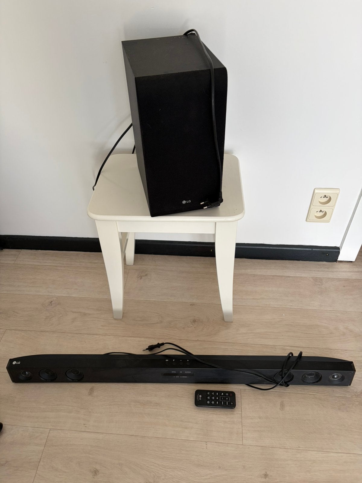 Barre son avec subwoofer de marque LG, Ophalen, Gebruikt