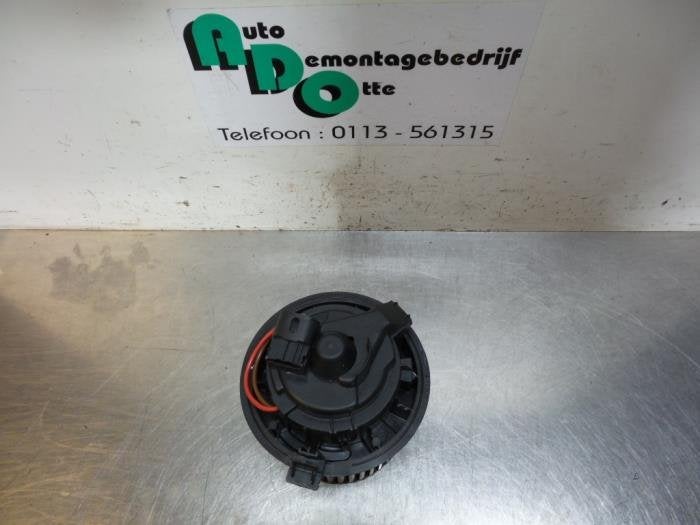 Kachel Ventilatiemotor van een Renault Clio (Clio 4 12-), Gebruikt, -, Renault, -
