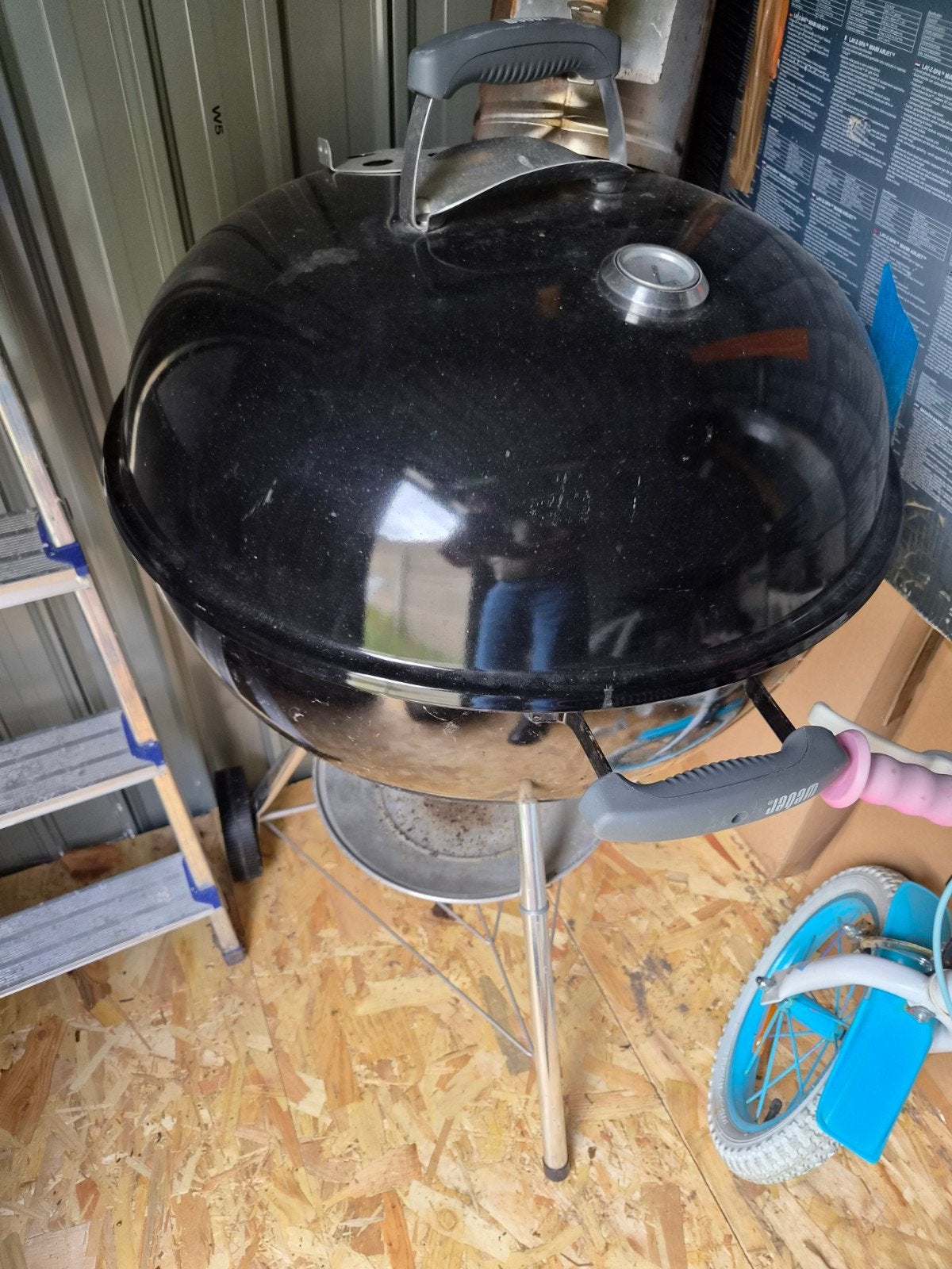 houtskoolbarbeque, Tuin en Terras, Ophalen, Zo goed als nieuw, Weber, Met accessoires