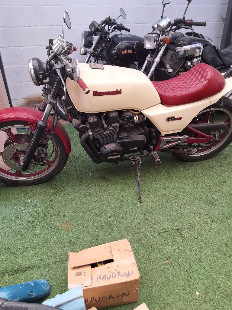 Kawazaki gpz 550, Motoren, Occasion, 4 cilinders, Meer dan 35 kW, Handgeschakeld