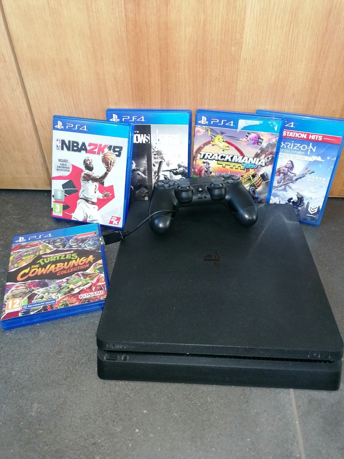 ps4 + manette + 5 jeux + boite, Consoles de jeu & Jeux vidéo, Consoles de jeu | Sony PlayStation 4, Enlèvement, 500 GB, Avec 1 manette