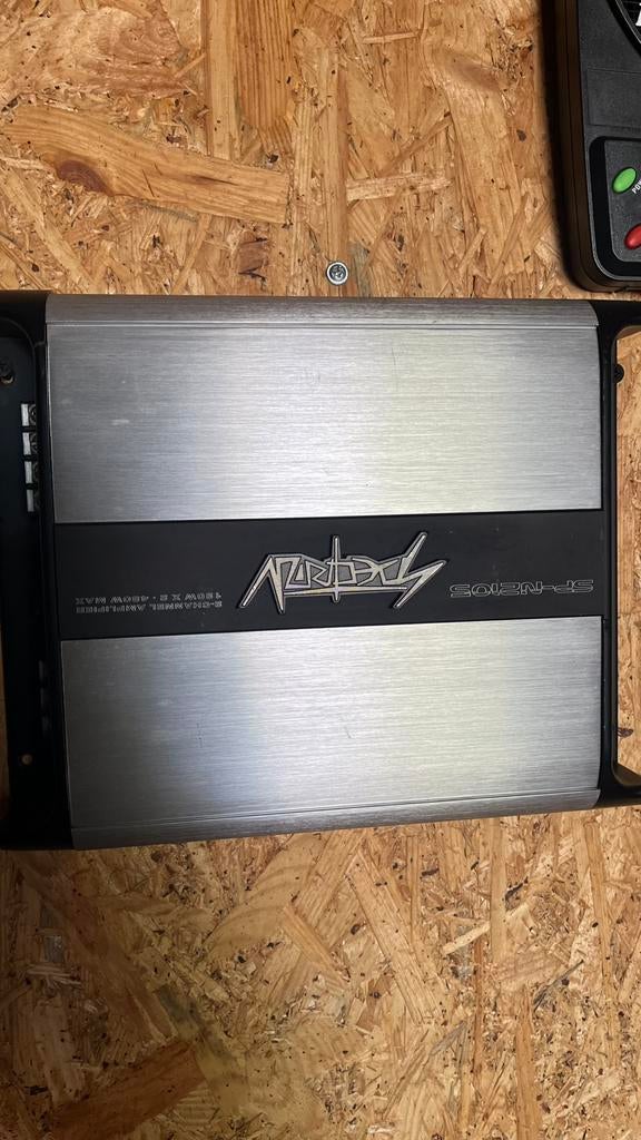 SP-N1200 versterker SP-S112BP subwoofer 500W, Auto diversen, Autospeakers, Zo goed als nieuw, Ophalen