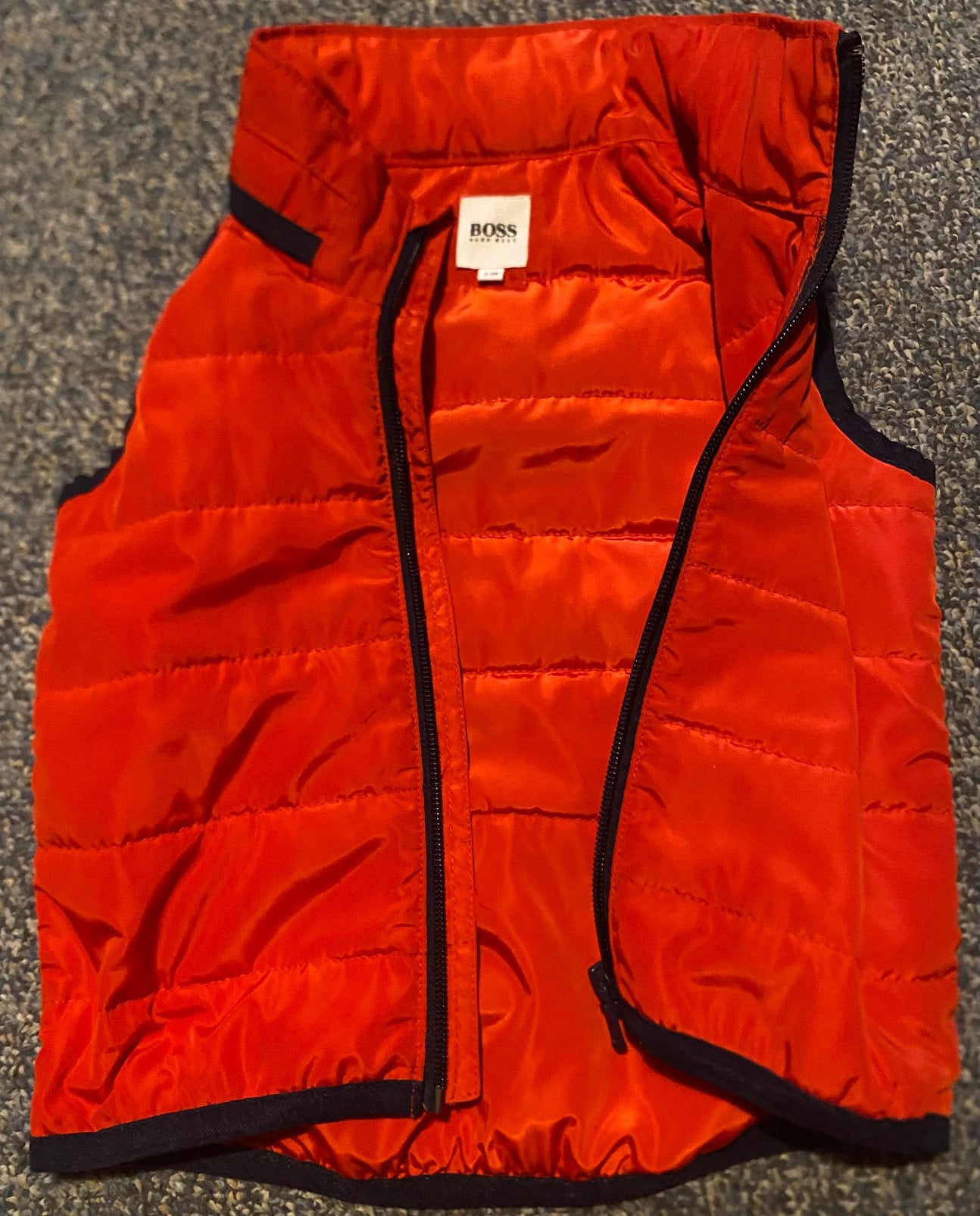 Bodywarmer hugo boss, Enfants & Bébés, Enlèvement, Neuf