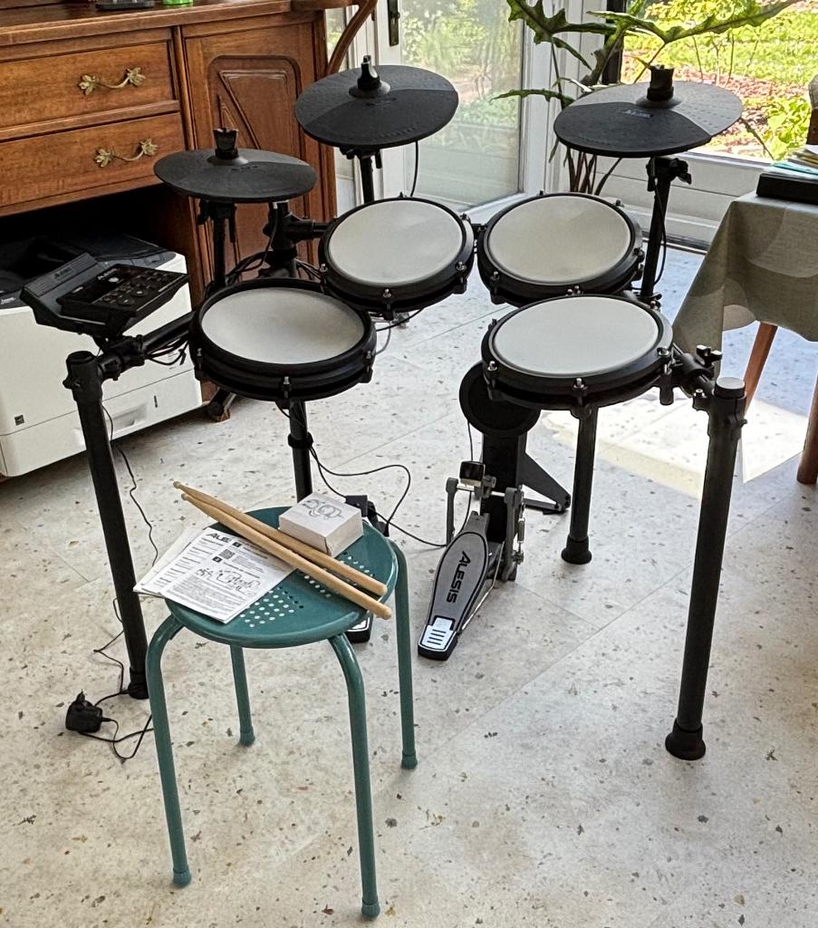 Alesis Nitro max, Musique & Instruments, Batteries & Percussions, Enlèvement, Comme neuf, Autres marques, Électronique
