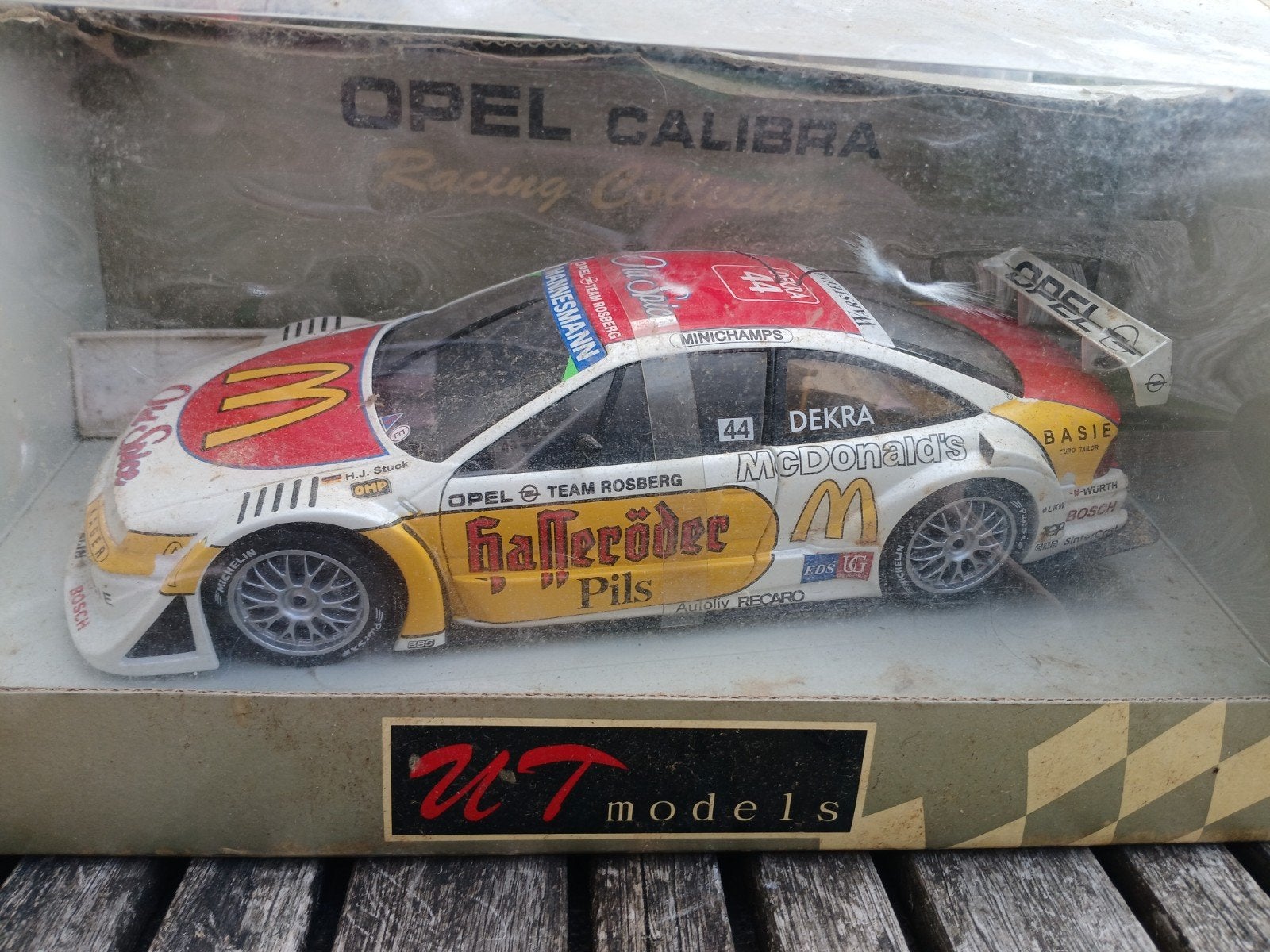 Collection Opel Calibra Racing, Enlèvement