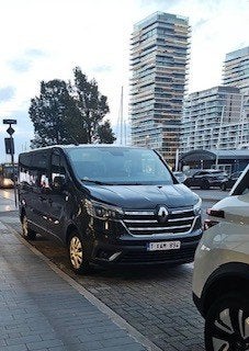 Te Koop Renault Traffic , Zwart 8+1, Auto's, Automaat, Sound system, 4 cilinders, Leder en Stof