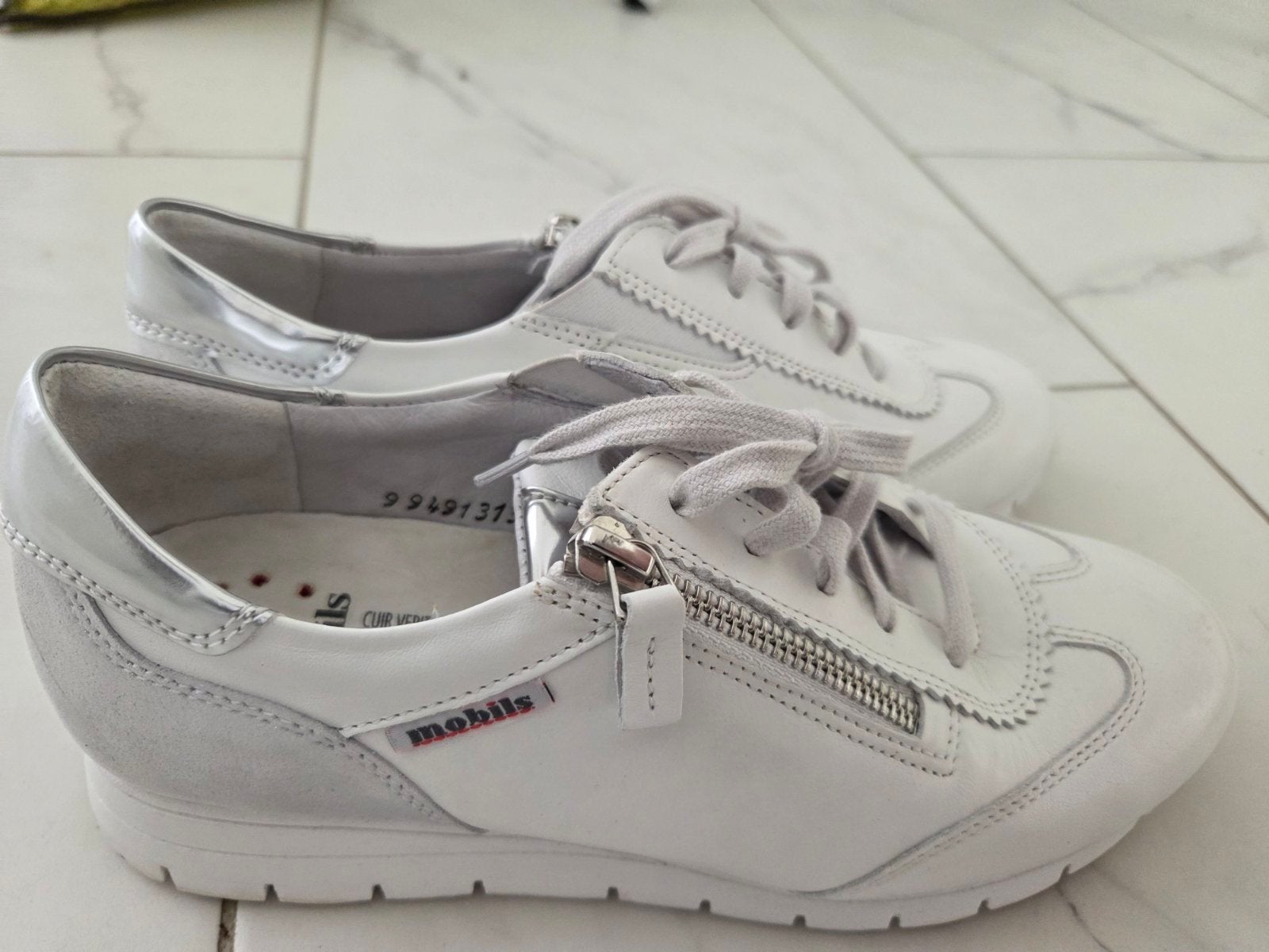 Mobils schoenen, Ophalen