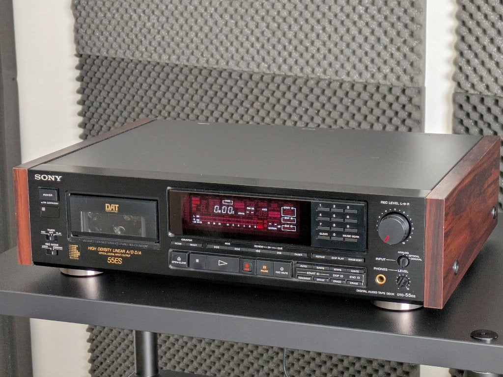 Sony DTC-55ES, DAT-recorder - met remote, doos en manual, Audio, Tv en Foto, Ophalen of Verzenden, Enkel, Sony, Tiptoetsen