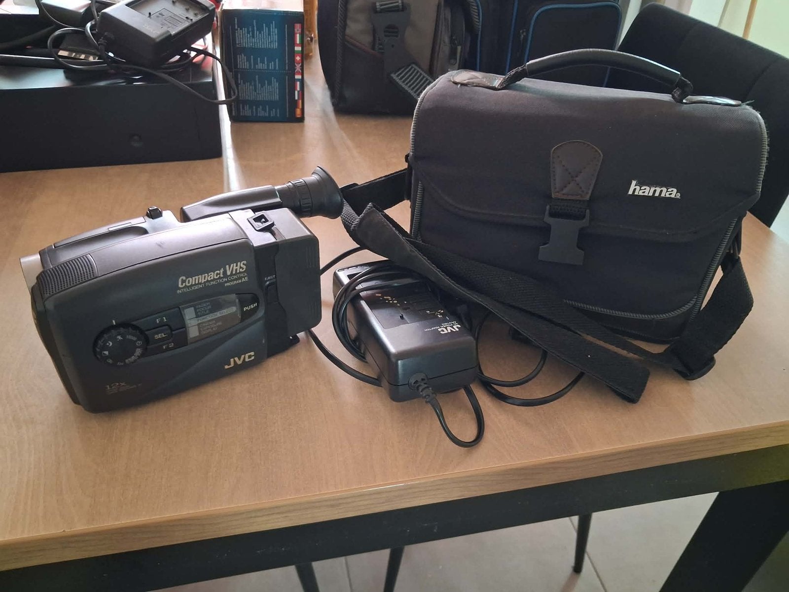 Lot van 3 video camara’s, Enlèvement ou Envoi, Utilisé, Caméra, JVC