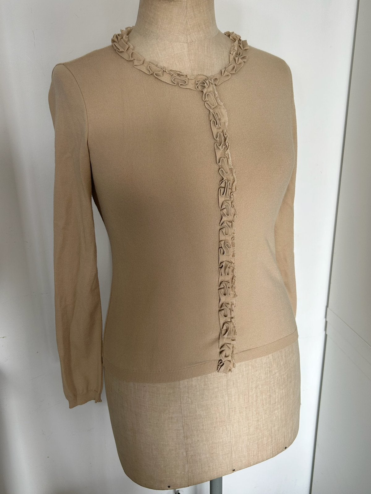 Gilet/gilet beige à volants Moschino Cheap and Chic 38, Enlèvement ou Envoi, Neuf, Taille 38/40 (M), Beige
