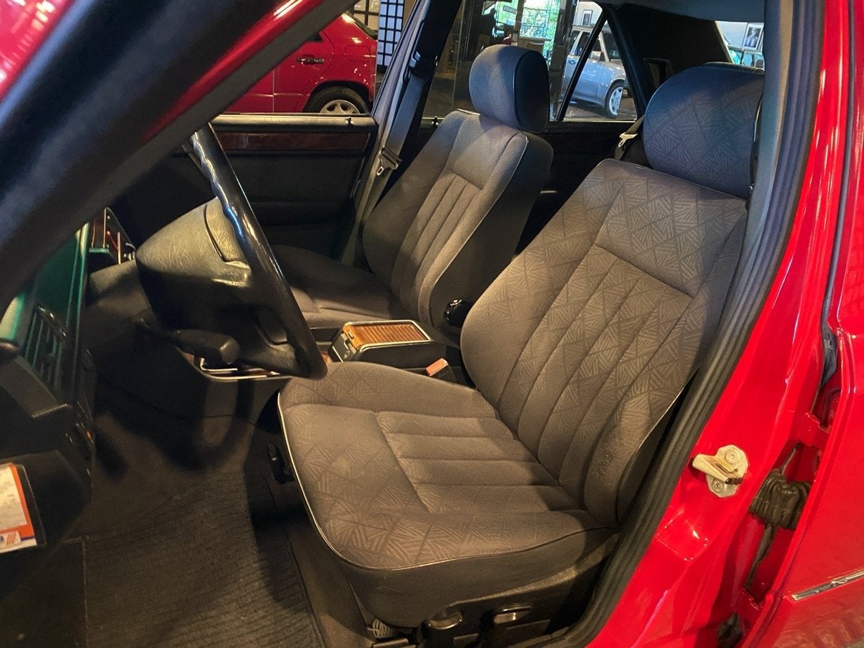 Mercedes-Benz E-Klasse 320 E 320 W124 Berline GETRAG Manueel, foto 11