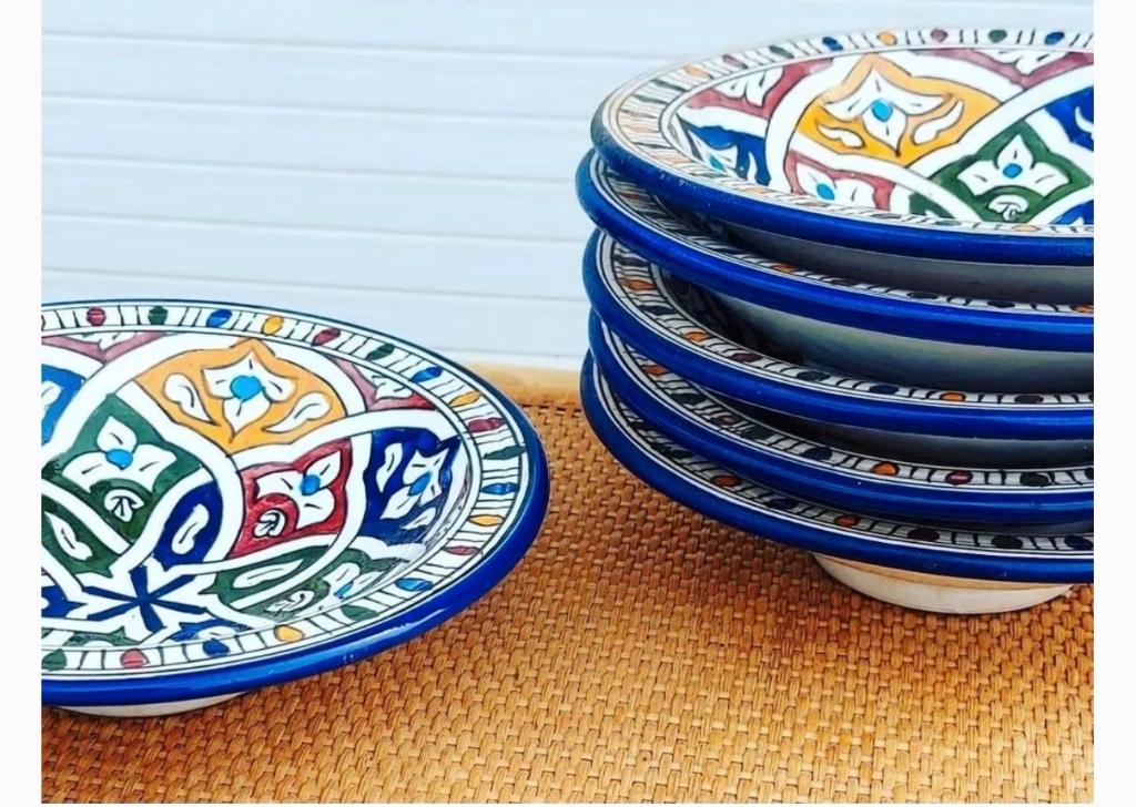 Assiettes à manger vintage tunisiennes, Enlèvement