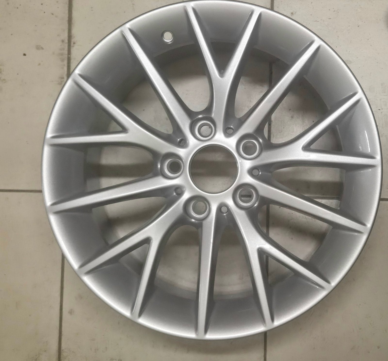 1 jante bmw 17 pouces neuves, Autos : Pièces & Accessoires, Enlèvement, 17 pouces