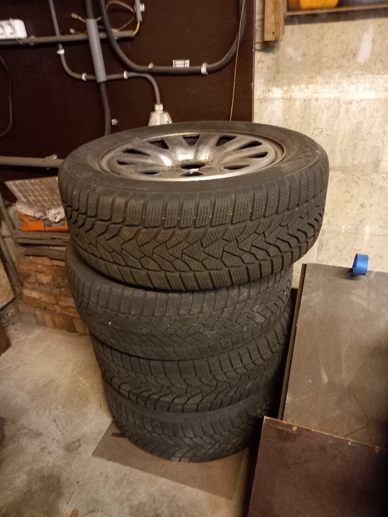 4 winterbanden op velg, Auto-onderdelen, Ophalen, 16 inch, Banden en Velgen, Winterbanden